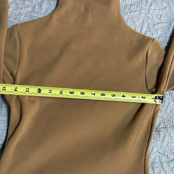 GORGEOUS SET Skirt and Top - Picture 14 of 16